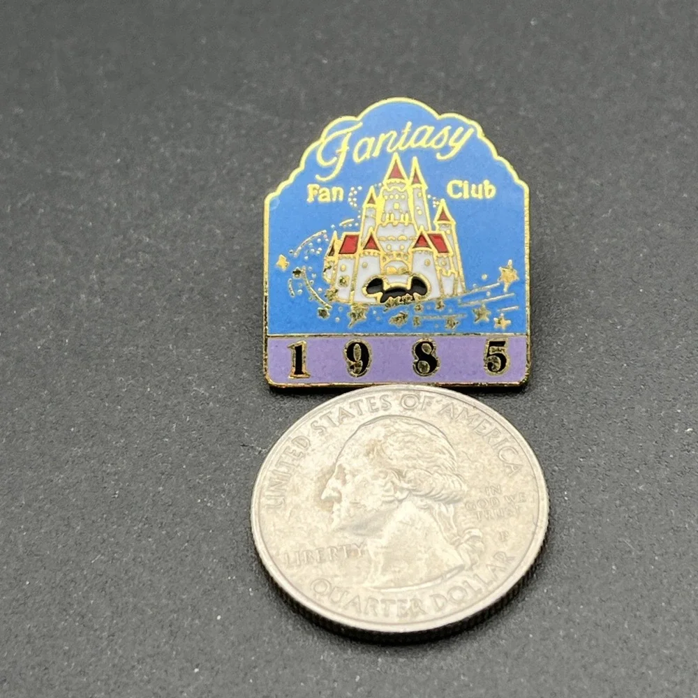 Vintage 1985 Disney Fantasy Fan Club‎ Cinderella's Castle Lapel Hat Pin